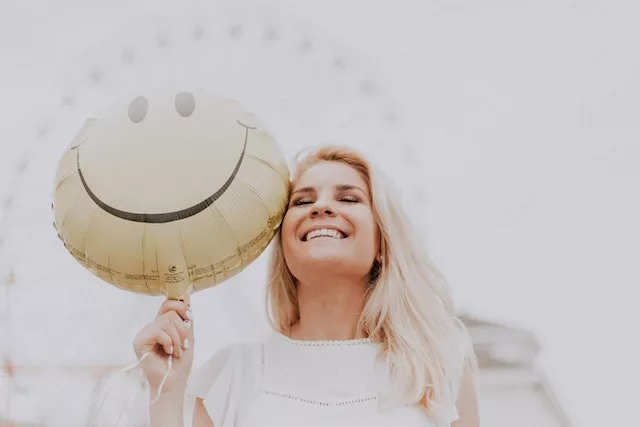 التفكير الإيجابي وتأثيره على العلاقة العاطفية