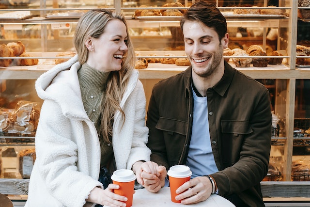 Comment réussir le dialogue conjugal : conseils et clés pour un échange harmonieux